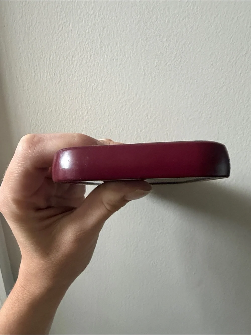 iPhone 15 Pro Phone Case with Red Lip Print Design - Burgundy Edge